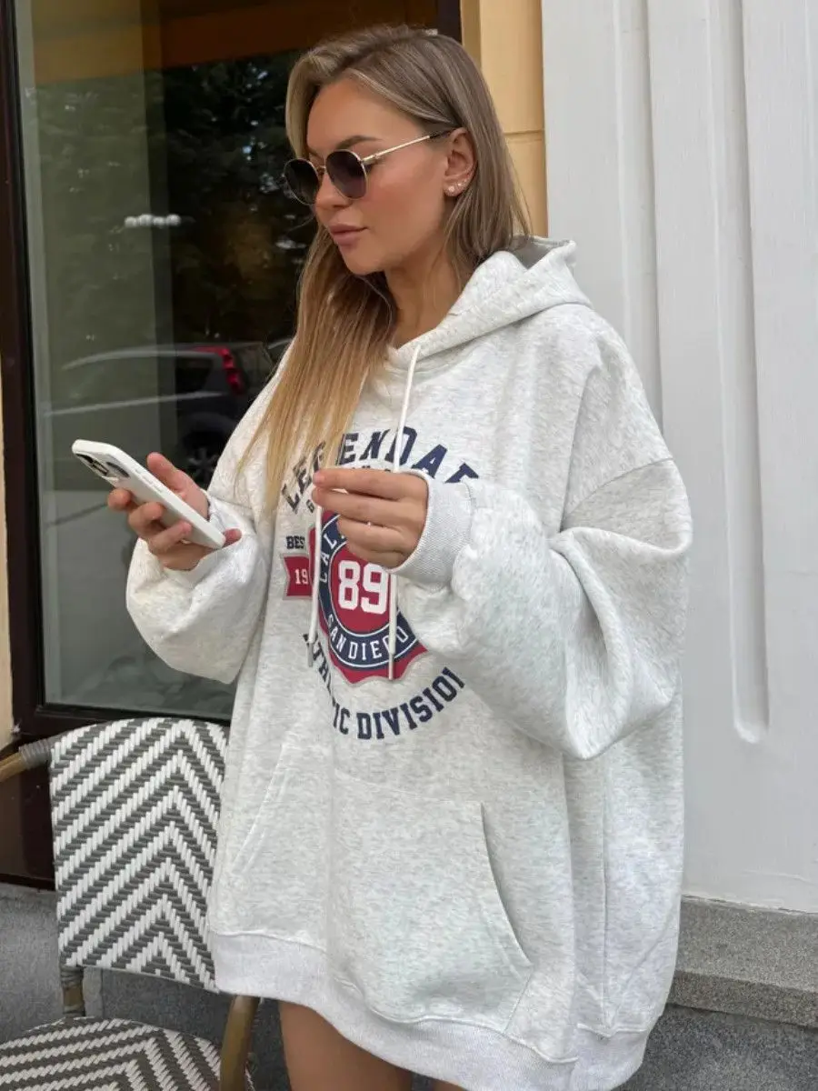 الكلاسيكية طلاب الجامعات كبيرة الحجم هوديس رمادي أبيض بلوزات الأمريكية شارة مطبوعة كم طويل البلوز الخريف الشتاء النساء