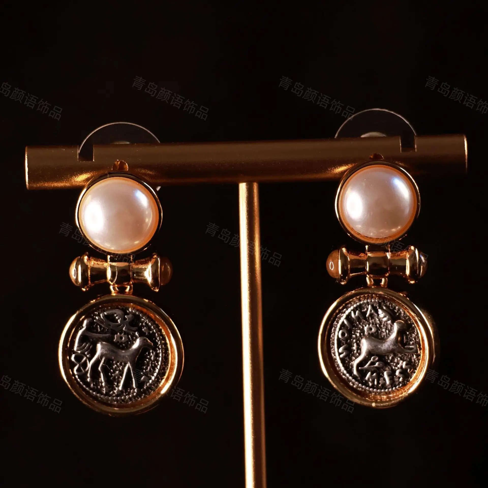 French Light Luxury Vintage Coin Embossed Deer Pearl Earrings for Women Personality Fashion Trend Daily Accessories Jewelry Gift