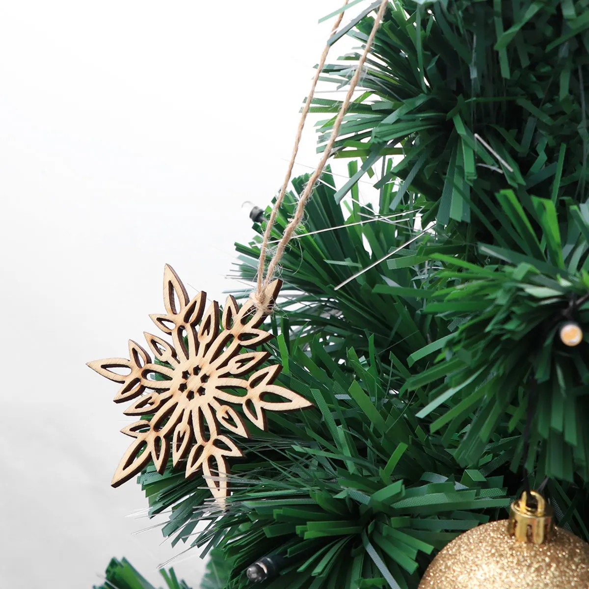 

10Pcs Christmas Snowflake Pendant Rustic Wooden Decoration for Crafting Scrapbooking Embellishments Tags Hangings Sign Making