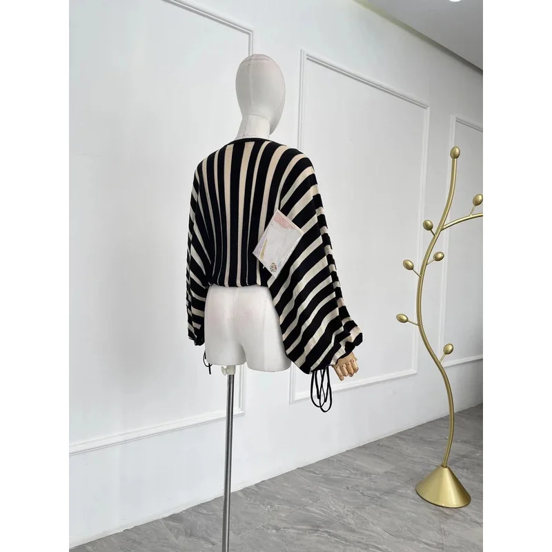 

2025 New Fahsion Red White Striped Print Long Sleeve Loose Blouse Tops