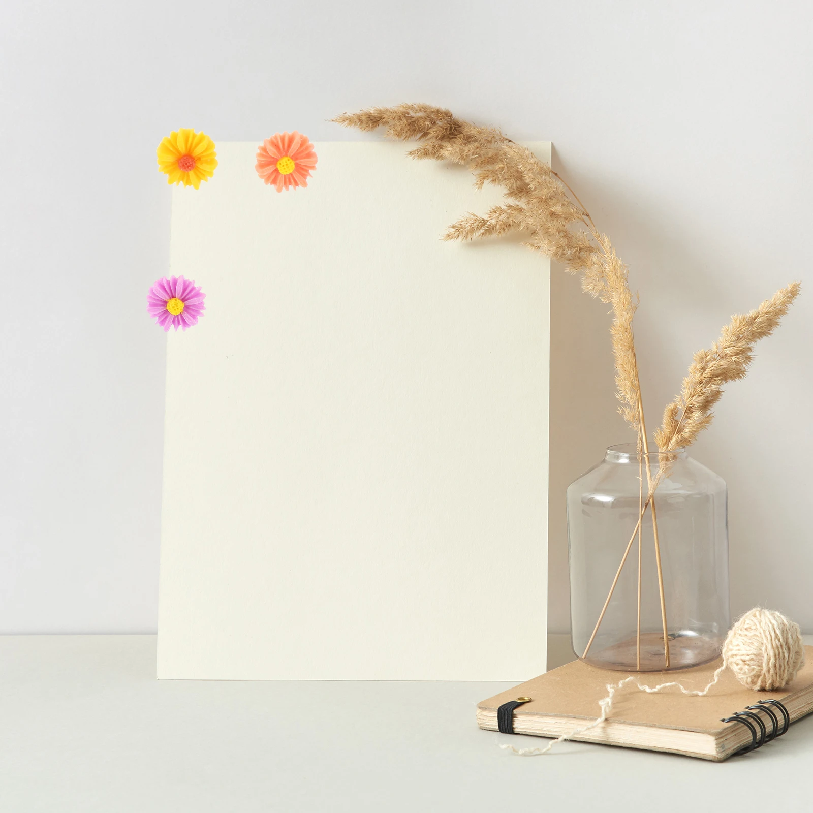 

60 Pcs Daisy Thumbtip Push Pins for Wall Round Office Desk Decor Accessories Compact Shaped Thumbtacks Daily Use Photo