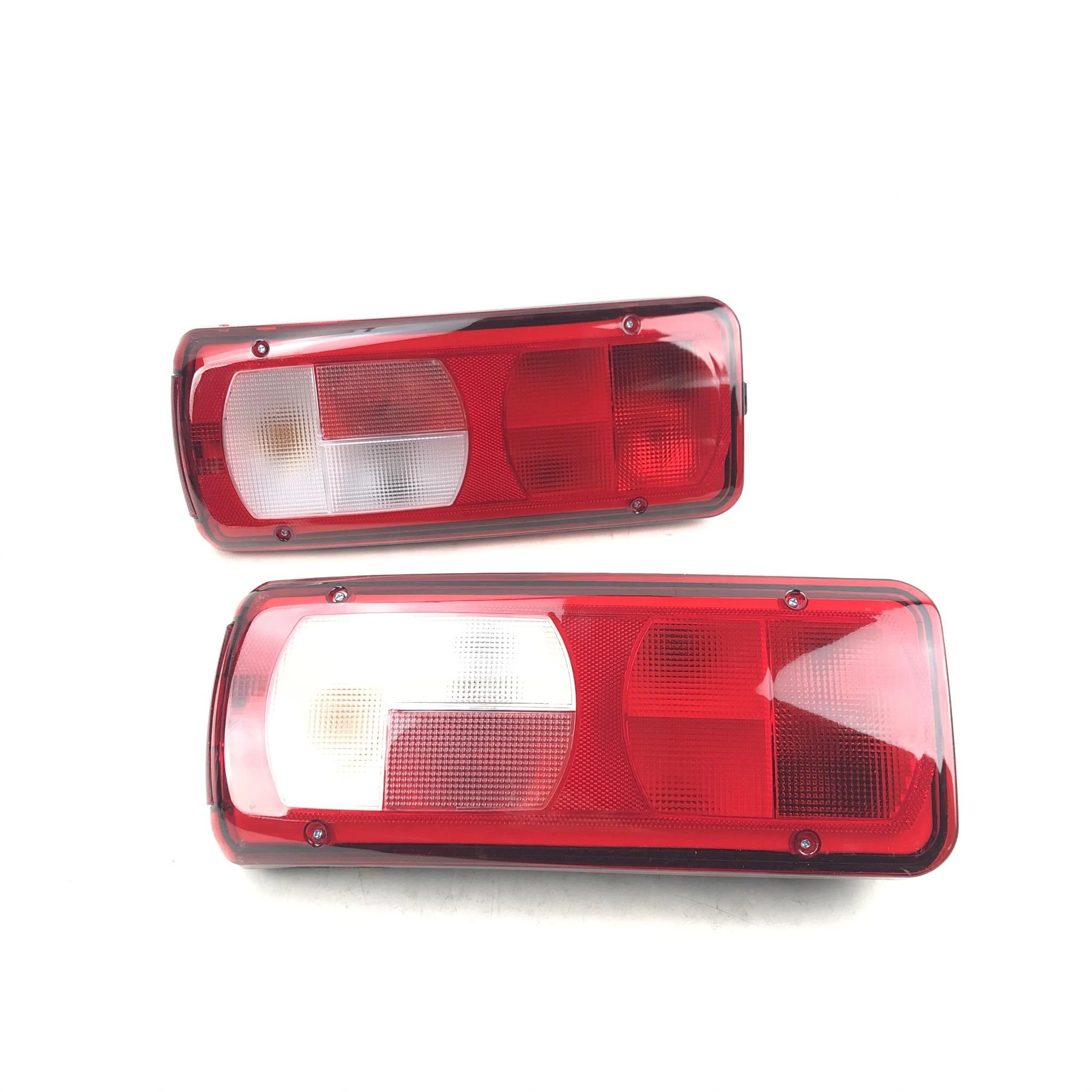 

24V Truck Tail Lamp Auto Spare Parts 1875577 1875578 Truck Tail Lamp for DAF XF106 XF105 XF530 LF