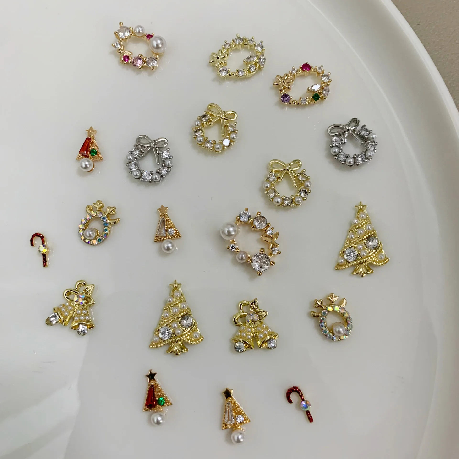 5/10 PCS Christmas Accessories Metal zircon,Pearl,Colored Diamond,Bell,Christmas Tree Wreath Nails Decoration