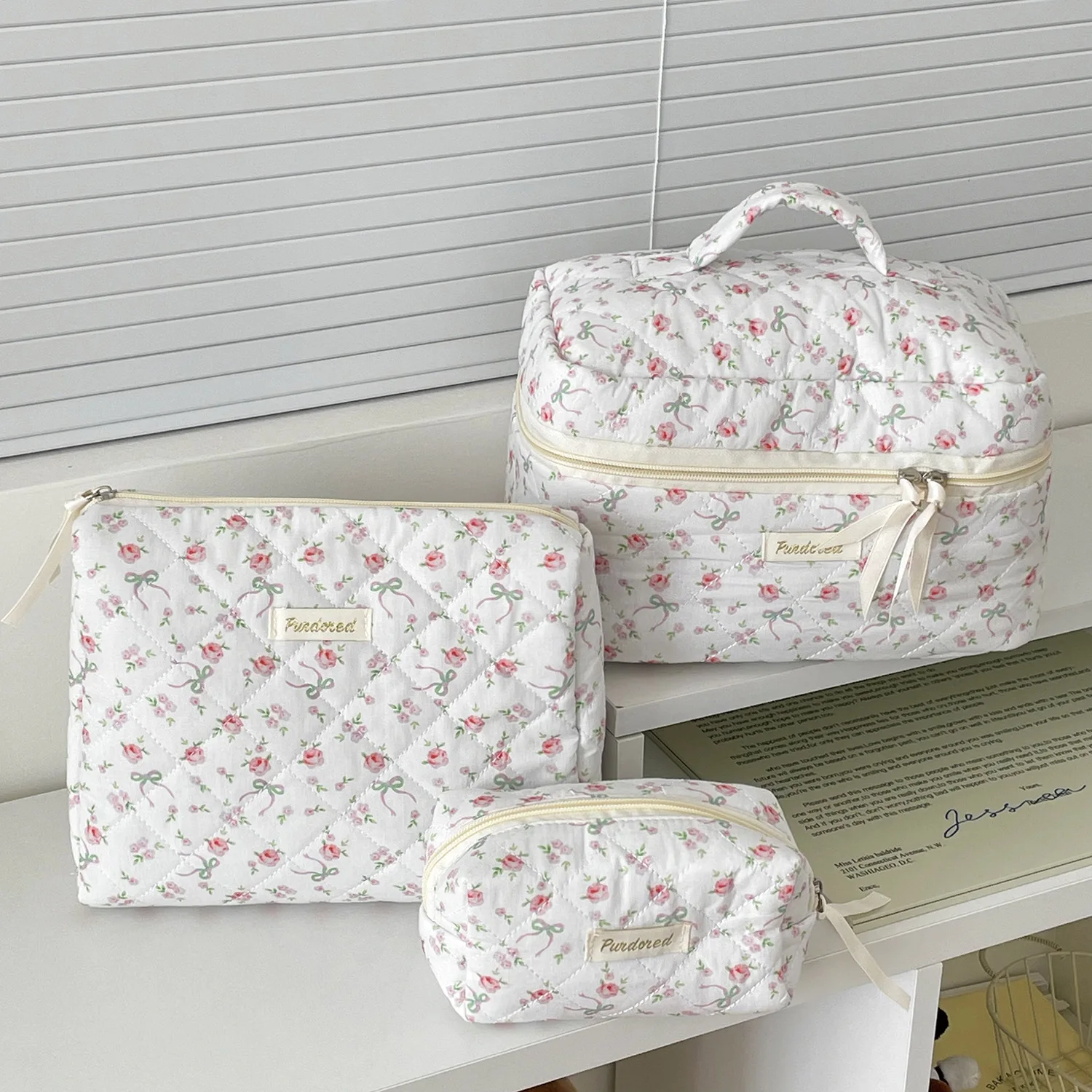 Travel portable fresh floral storage bag, toiletry bag, rose bow makeup bag, high aesthetic value for girls