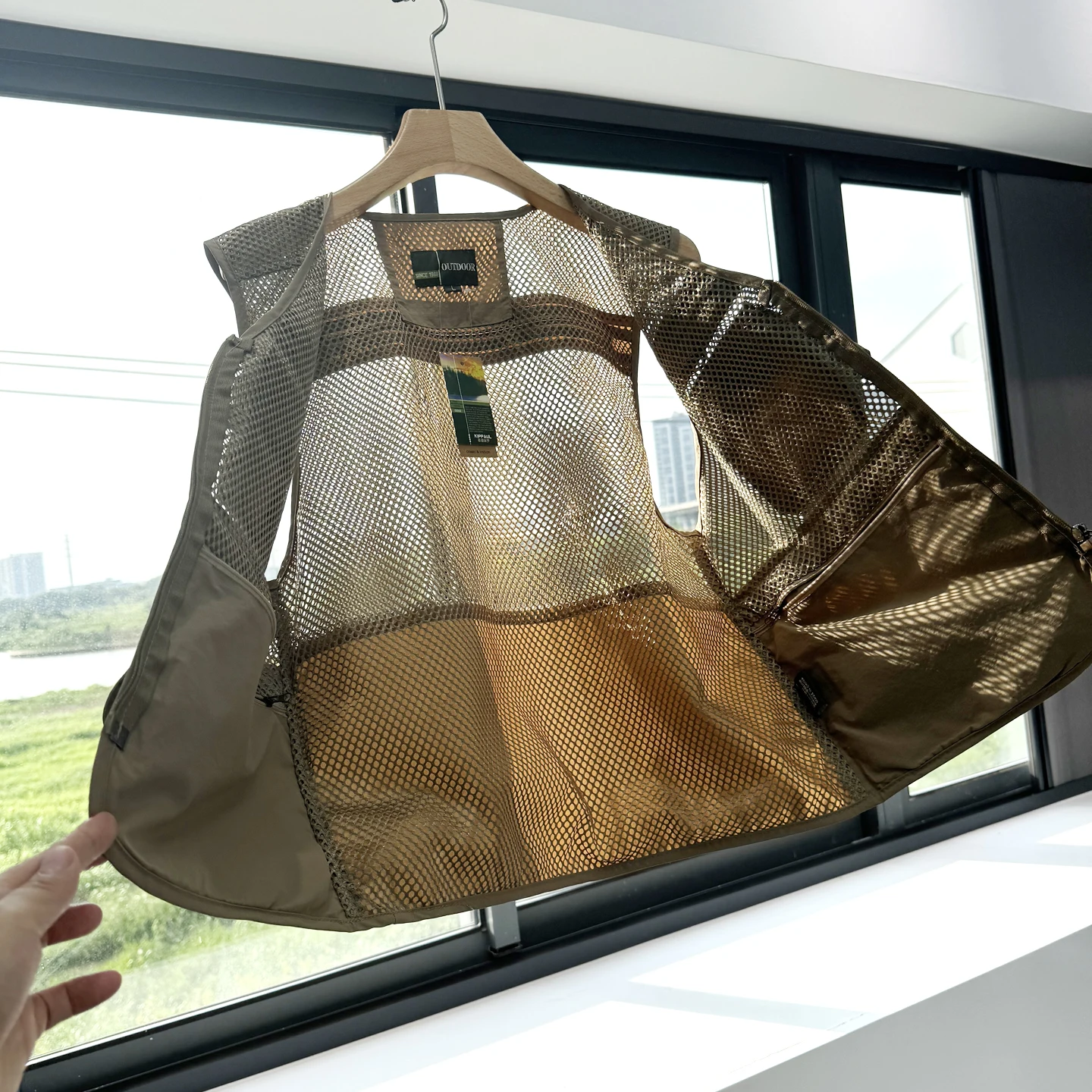 

Охлаждающий мужской жилет большого размера на открытом воздухе, летний тонкий жилет для фотосъемки, модный городской жилет с V-Ne на молнии, Soli...