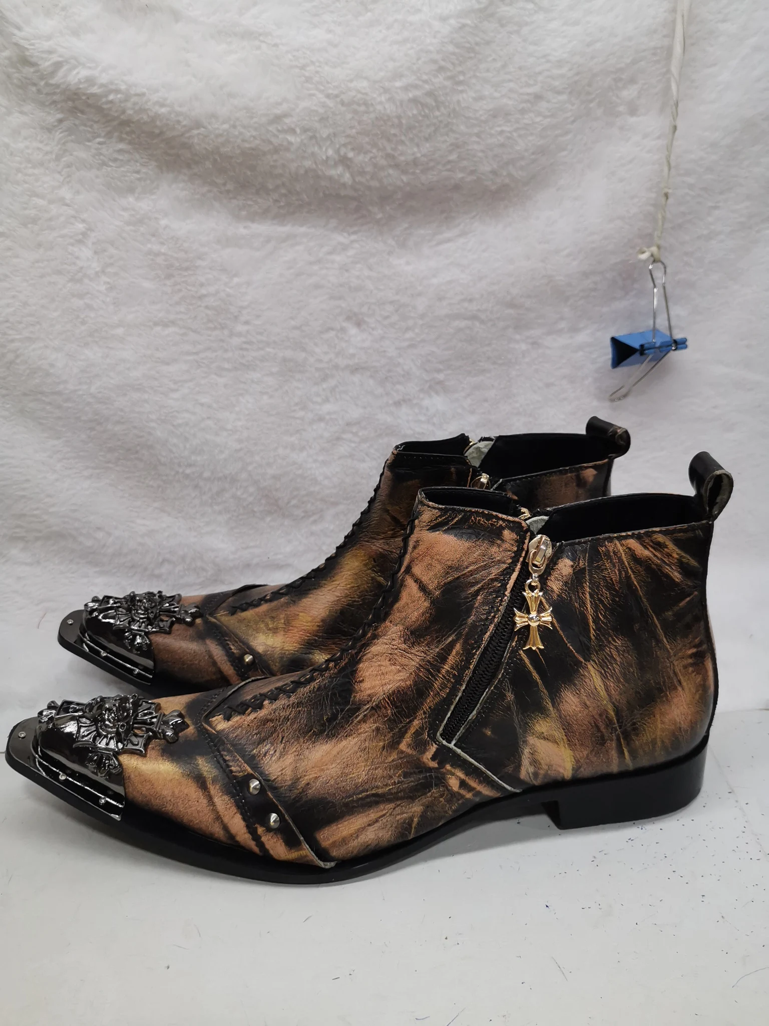 

Мужские ботинки челси в стиле ретро, мужская обувь из натуральной кожи с боковой молнией, мотоциклетные ботильоны с металлическим острым носком, обувь большого размера для показа