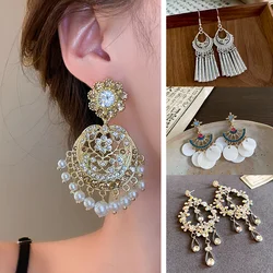 Metal Color Hollowed Out Flower Rhinestone Retro Palace Style Earrings Women Shell Ethnic Style Alloy Earring Jewelry Gifts K-