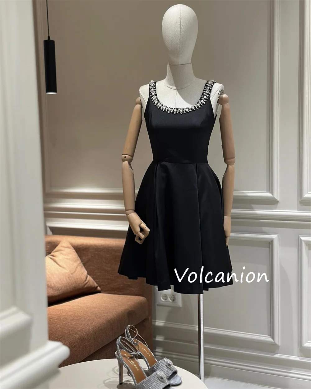 Vestidos cortos festoneados de corte en A con perlas plisadas de Jersey de estilo moderno personalizado ocasión a medida exquisito estilo chino