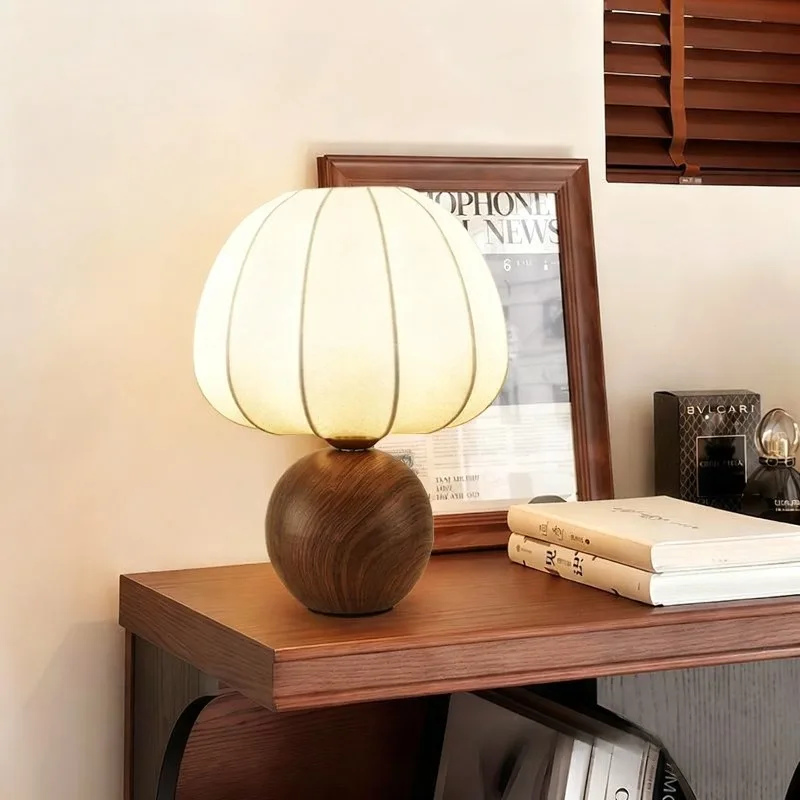 Zijden tafellamp, Franse middeleeuwse slaapkamer, studeerkamer, Amerikaanse retro wabi-sabi-stijl, Japanse ontwerper, hoogwaardige bedlamp