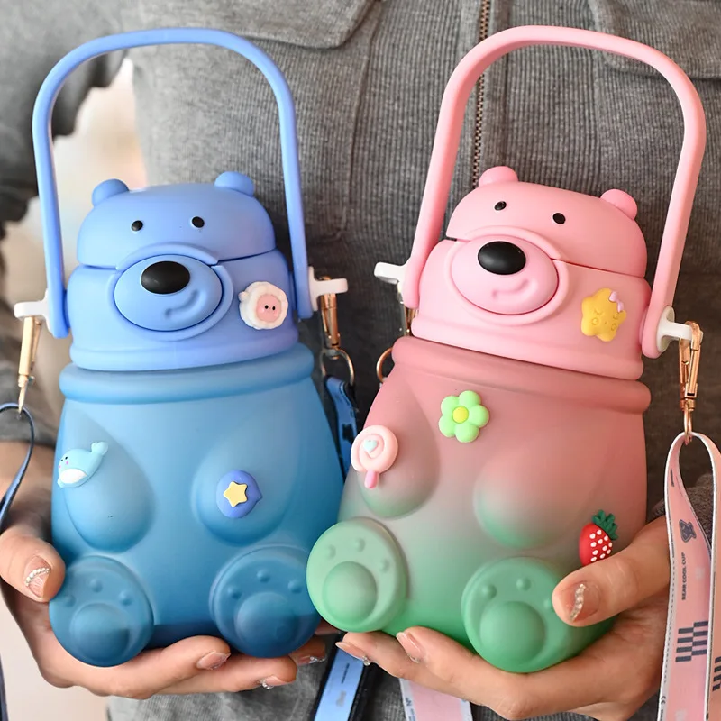 

2023 Summer New Online Red Little Bear Cup High Beauty Straw Cup Portable Girl Big Belly Cup Cute Children's Water Cup