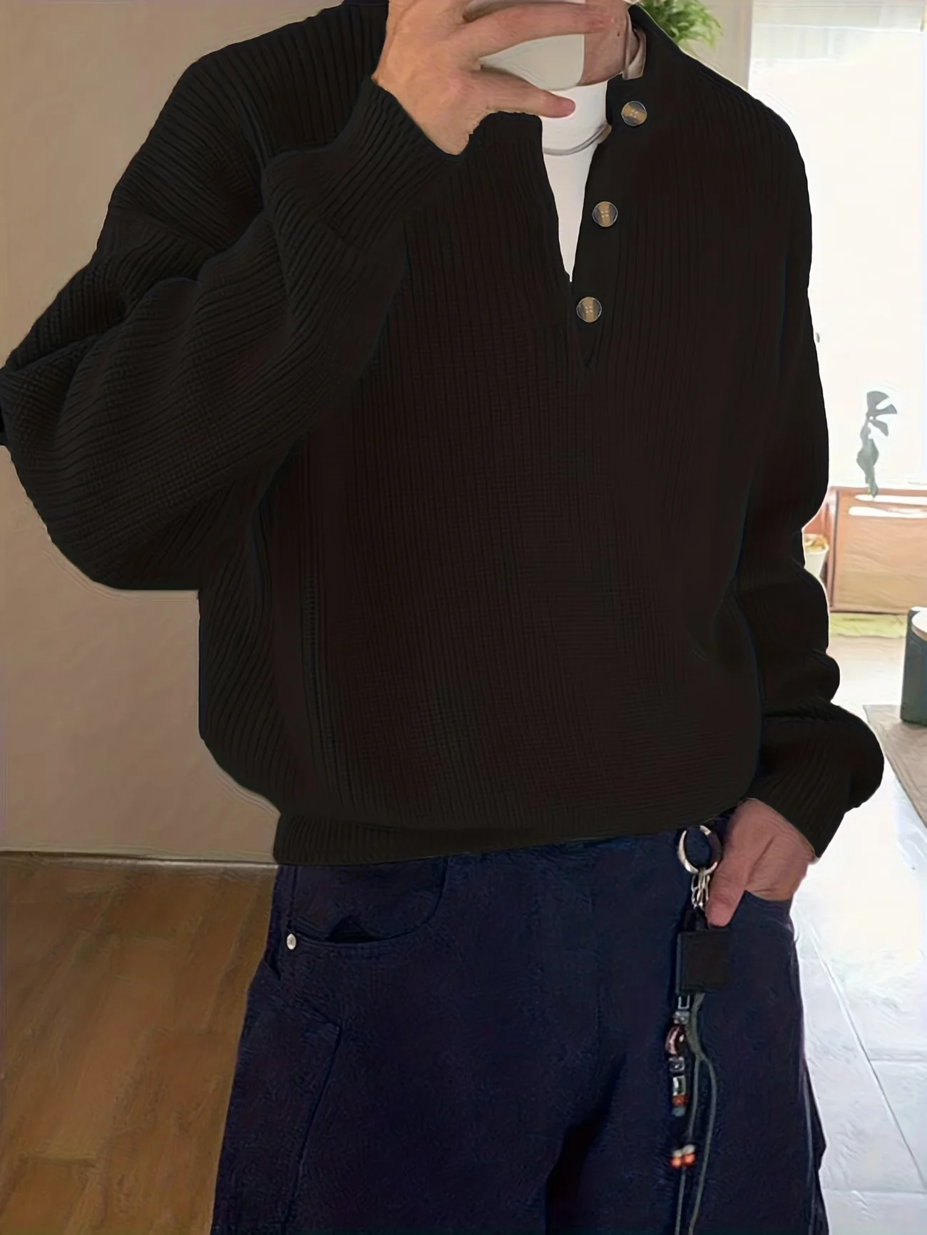 Herren-Pullover mit Henley-Kragen, geripptem Strickmuster, einfarbig schwarz, mit Knöpfen, langärmelig, für Herbst und Winter, lässiger, lockerer Schnitt, strukturierte Strickware. – Detail 10