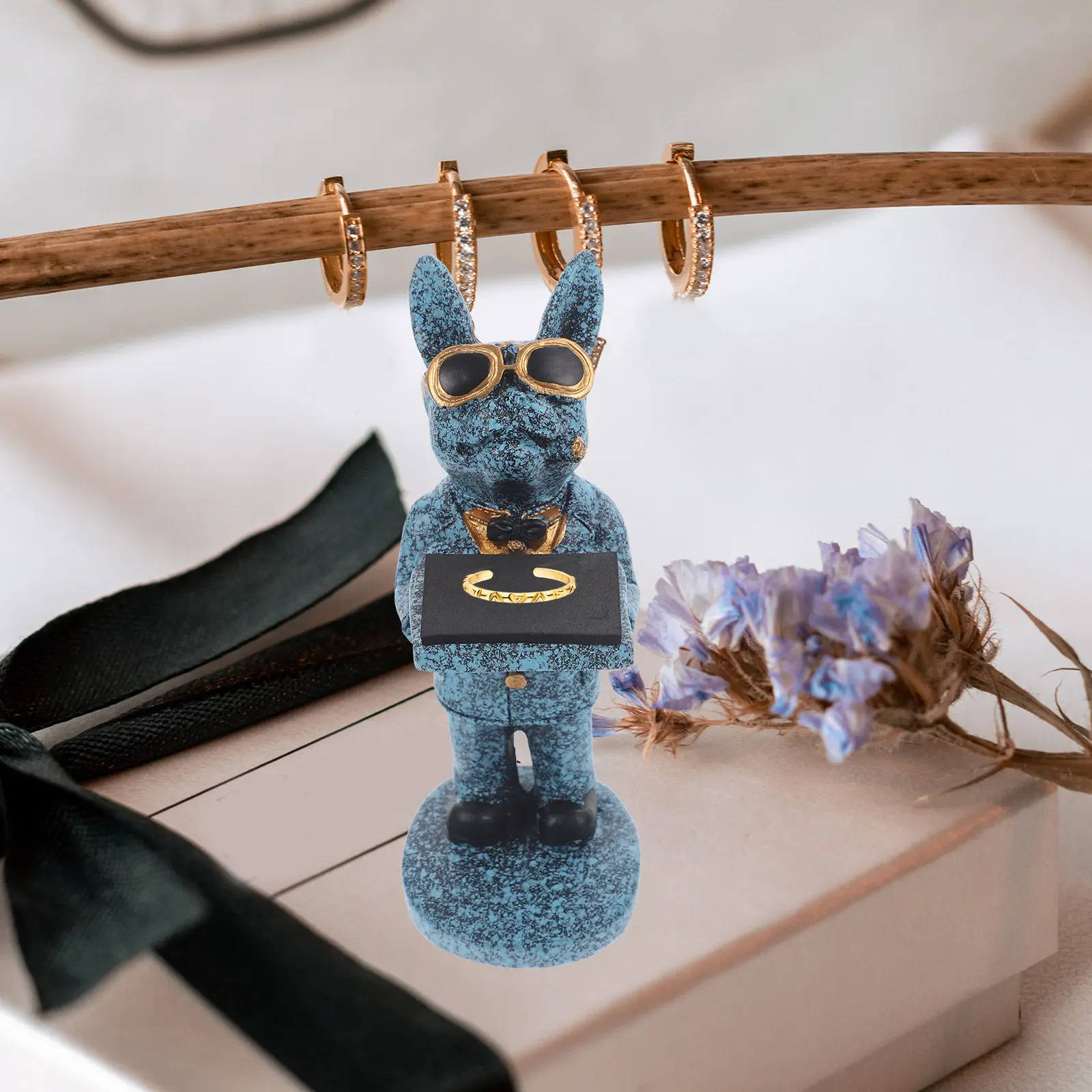 

Creative Dog Shaped Watch Stand Gypsum Material Desktop Watch Display Organizer Jewelry Bracelet Rack Home Decoration