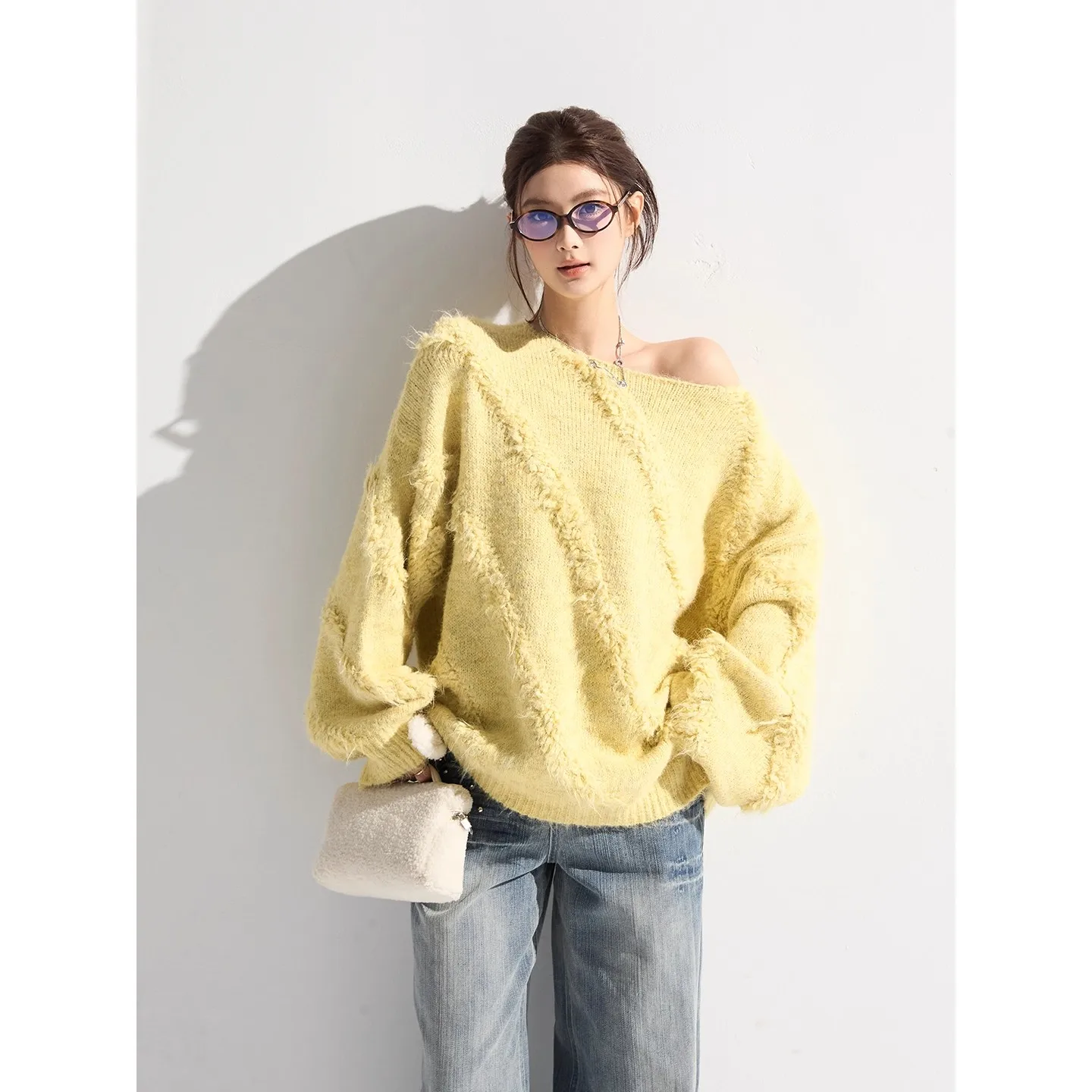

Желтый пуловер в ленивом стиле, женский осенне-зимний новый свободный вязаный свитер с длинными рукавами и топ с наклонными плечами