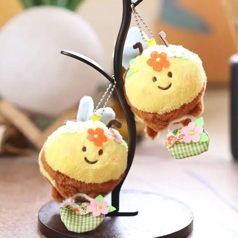 1 ピースかわいいかわいいフラワーバスケット小さな蜂人形ぬいぐるみキーホルダーペンダント子供のバックパックアクセサリーホリデーギフト