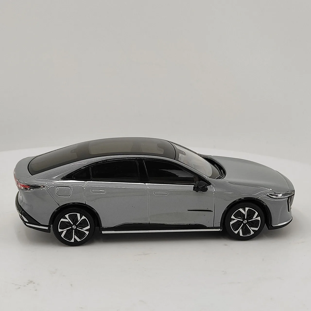Changan MAZDA 1:43 Scale Mazda EZ-6 Alloy Car Model