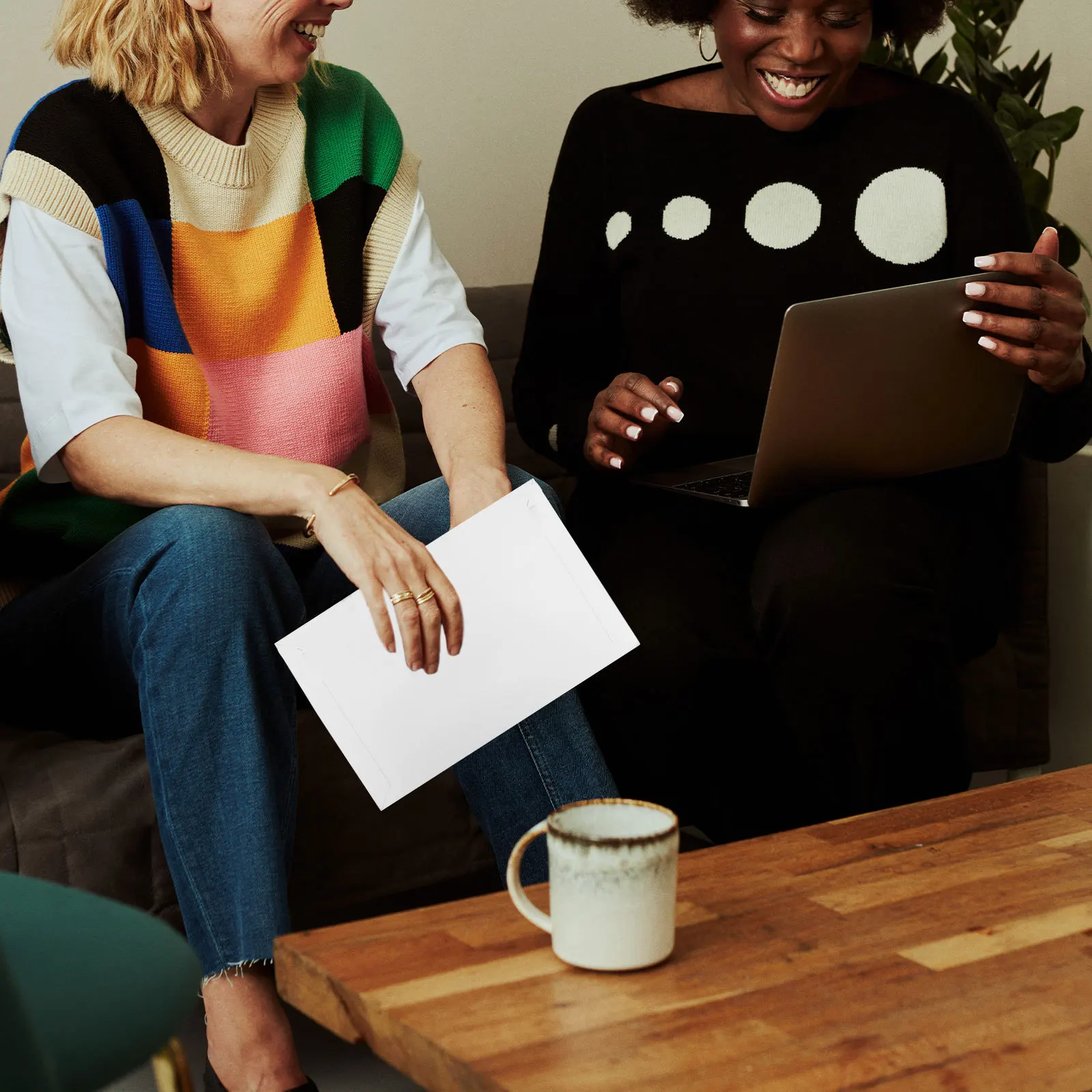 15Pcs White Cardboard Photo Document Mailers Self-Sealing Stay Flat Envelopes for Shipping Photos Documents Mailbox Use