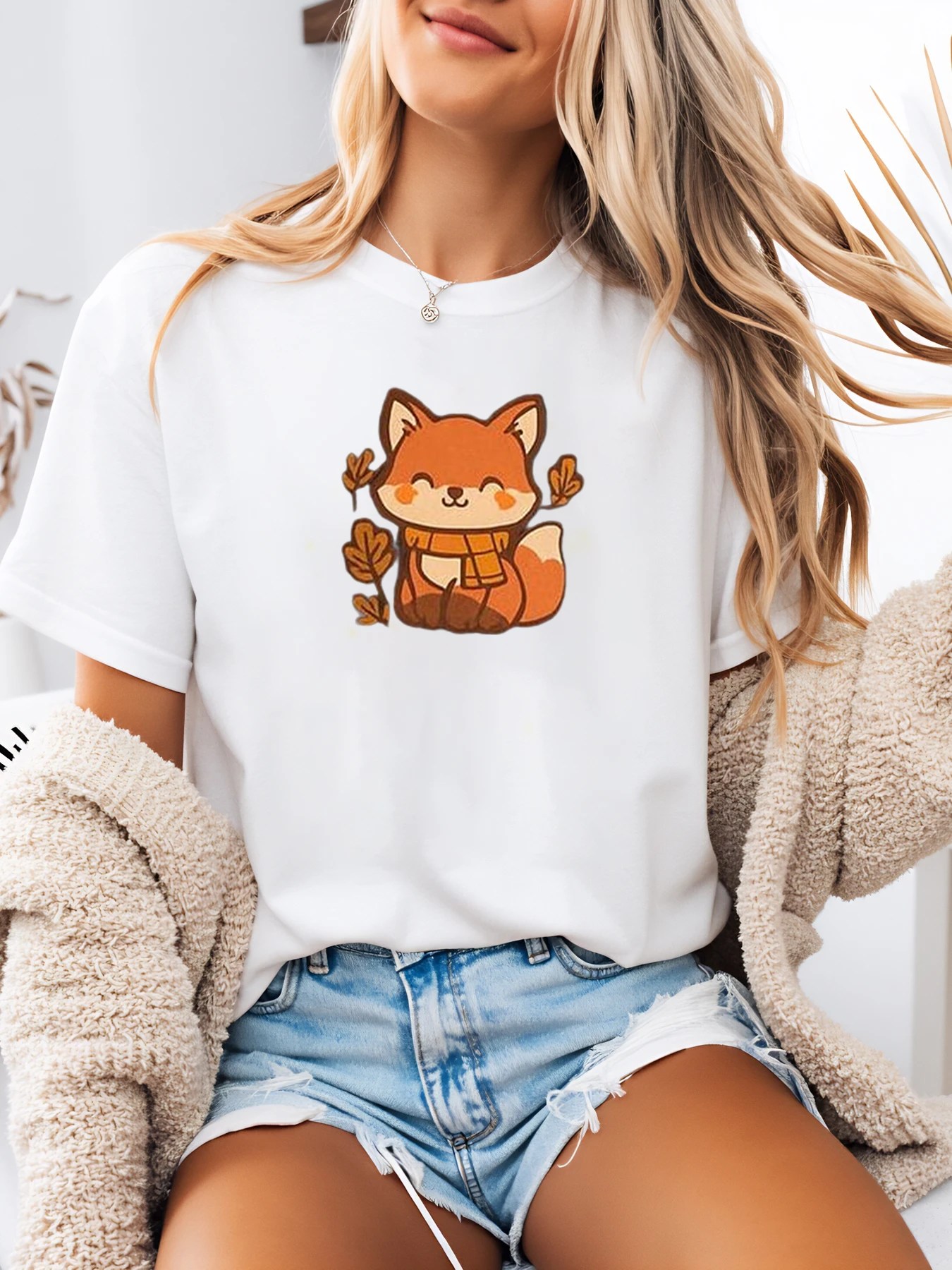 لطيف الثعلب الخريف يترك طباعة موسم الخريف تي شيرت المرأة عارضة ارتداء اليومي الأبيض زائد الحجم