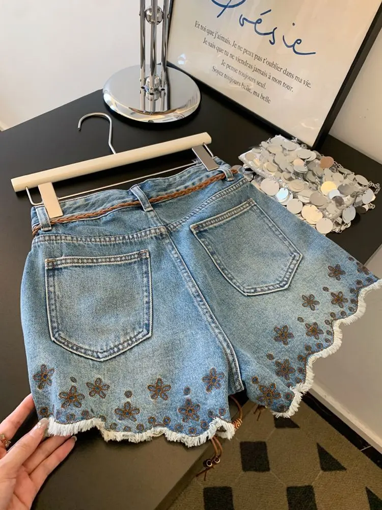 Pantaloncini a gamba larga con nappa strappata ricamata a vita alta da donna vintage estiva, nuovi pantaloncini casual 2025 per donna