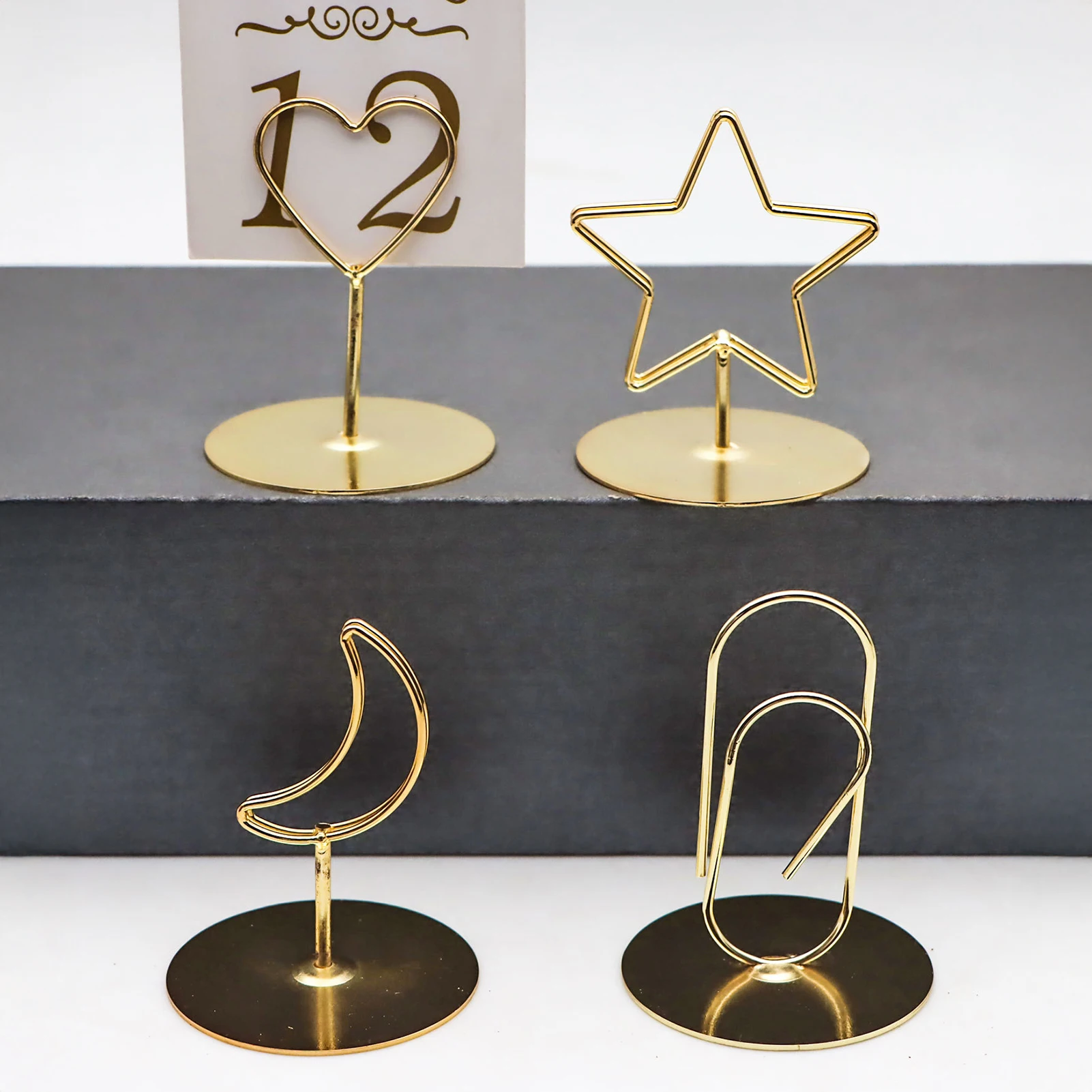 テーブルナンバープレイスカードホルダー 星と月のデザイン メ - Table Number Gold のレビューと価格