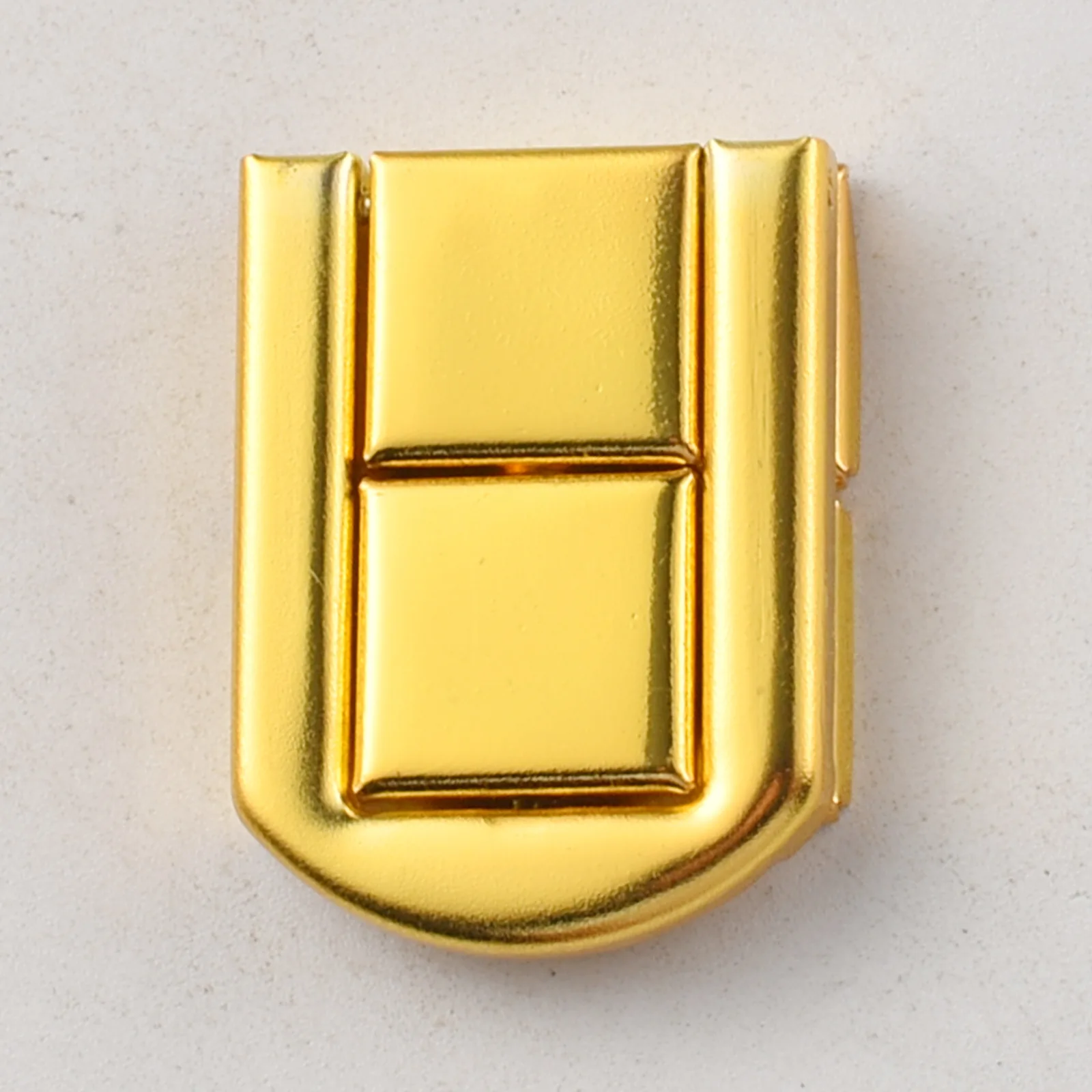 Directly from the manufacturer, luggage iron small gold day lock wooden box box buckle gift box buckle buckle small square buckl