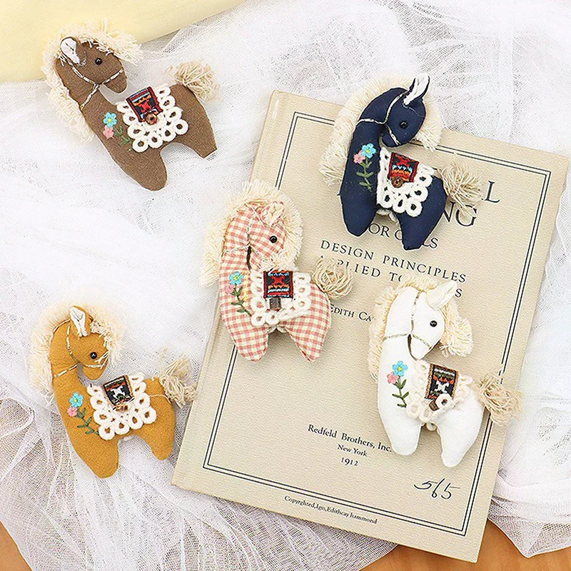 Lindo tela rosa a cuadros Pony dibujos animados relleno bordado Animal broche accesorio para accesorios de ropa