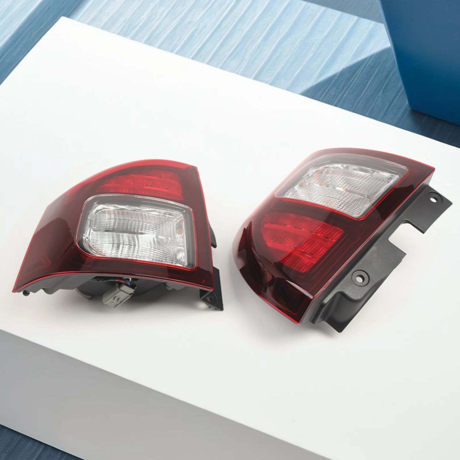 

Для Jeep Compass 2014-2017 светодиодный задний фонарь стоп-сигнал заменяет сменный задний фонарь, боковой задний фонарь в сборе