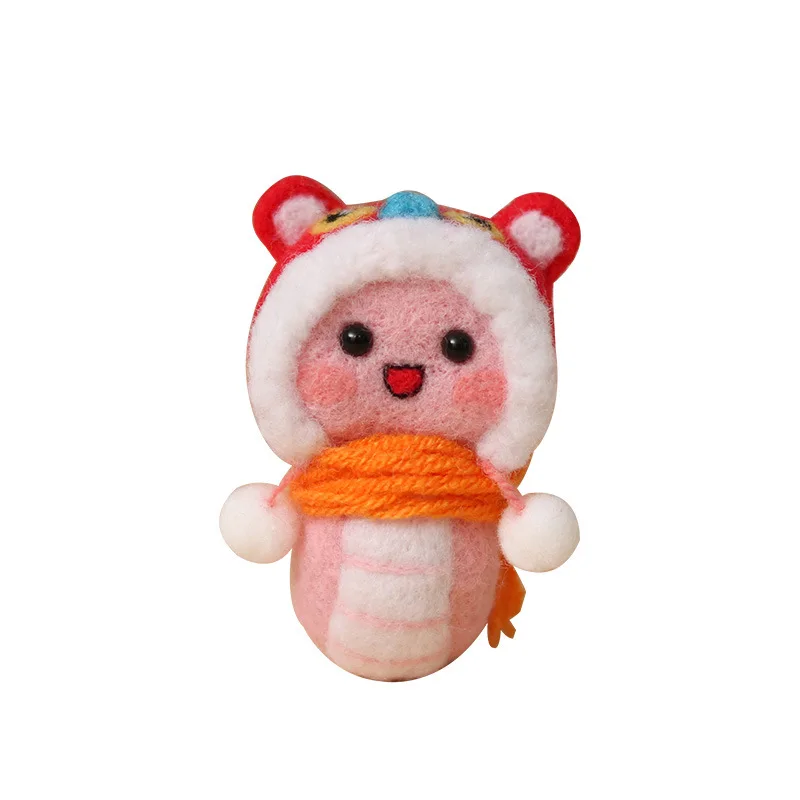 Année de la salle Poke and Stick Wool Felt DIY Material Pack, Butter Plush Keychain Pendant, Cute Handmade, Highlights