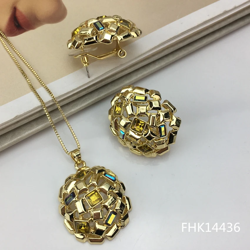 Yuminglai Superior 24K 24K Gold Plated Italian Jewelry Set Hollow Design Pendant and Earrings Jewelry Set for Women FHK8876