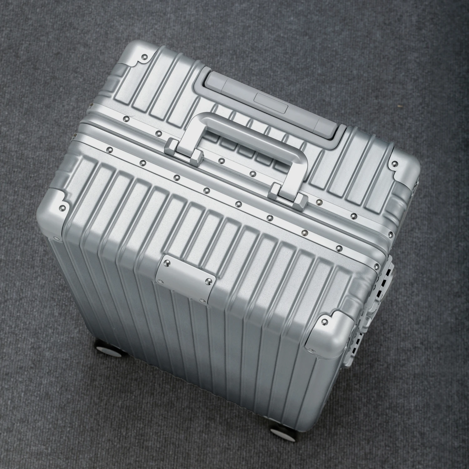 Thumbnail 4 - #53 Cheapest Hard Shell Suitcases Deals You Can Get