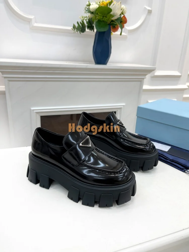 British Style Black Platform Loafers Solid Retro Round Toe Leather Shallow Slip-on Women Thick Sole Luxury Casual Shoes 2024