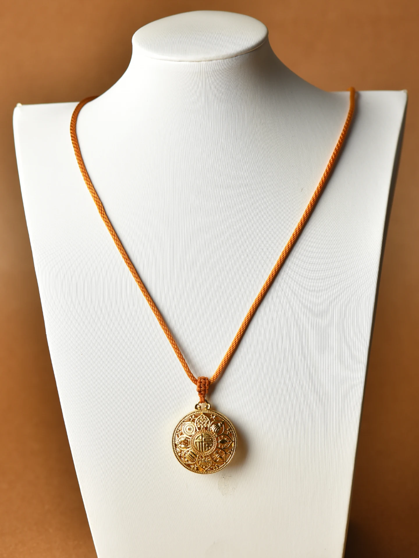 colar-de-corda-artesanal-com-pingente-de-Ambar-dourado-e-bussola-dos-oito-tesouros-estilo-simples-sem-entalhe-personalizavel