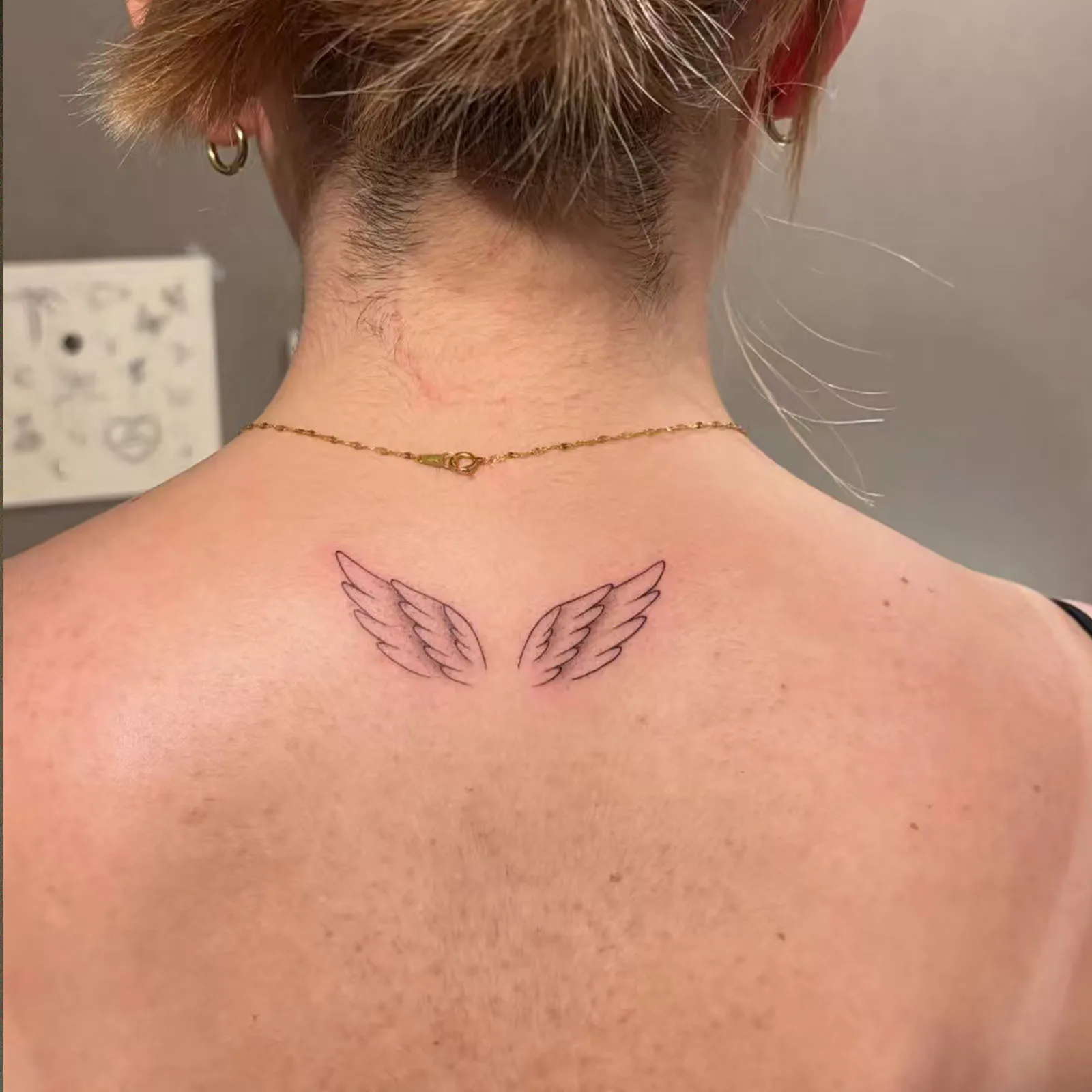 Minimalist Leaf Vine Tattoo Sticker Waterproof Long Lasting Fine Line Temporary Tattoo for Women Finger Hand