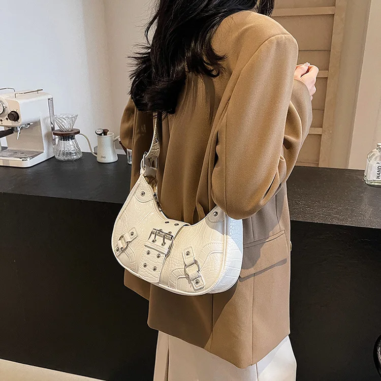 

Women's Fashion Gold Pleated Hobo Shoulder Bag - Stylish Faux Leather Crossbody Bag with Rivet Details