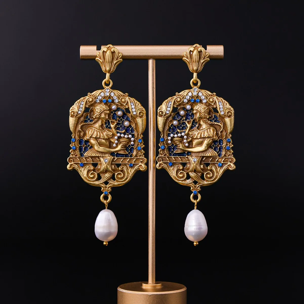 

AETEEY Vintage Court Figure Relief Natural Freshwater Pearl Enamel Diamond 18K Gold Plated Drop Earrings, Luxury Women's Jewelry