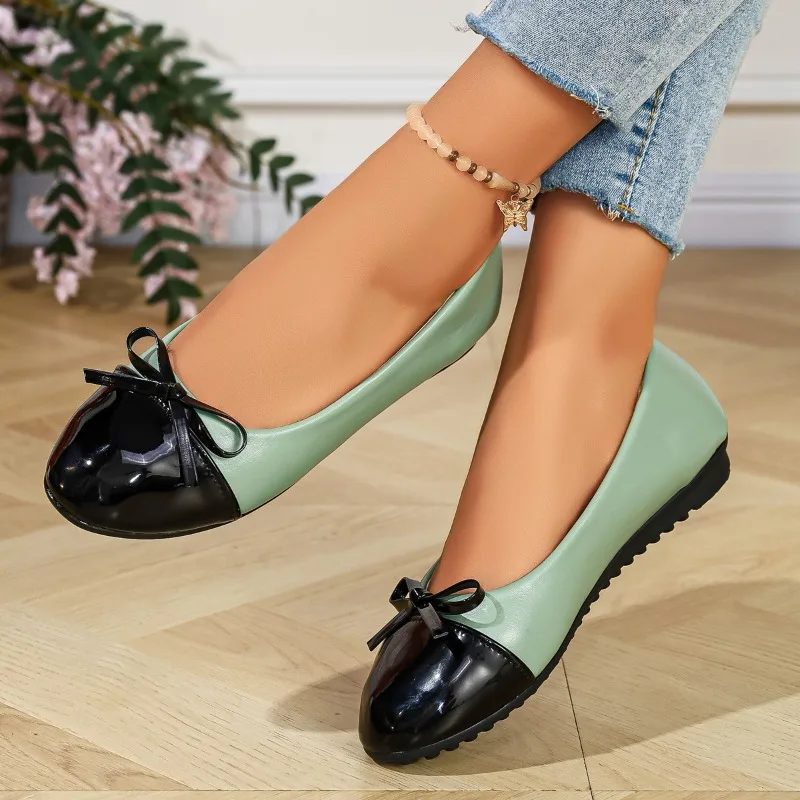 2026 New Fashionable Color-Blocked Women's Flat Shoes Comfortable Round Toe Casual Shoes Outdoor Non-Slip Walking Womens Loafers