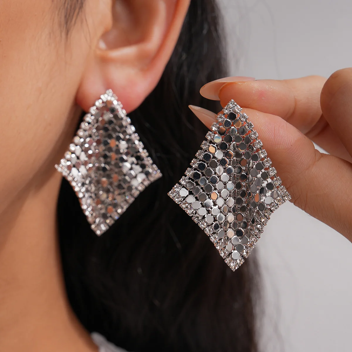 

18k Gold Plated Square Metal Mesh Stud Earrings for Women Personality Exaggerated Zircon Ear Studs Punk Party Jewelry Gift