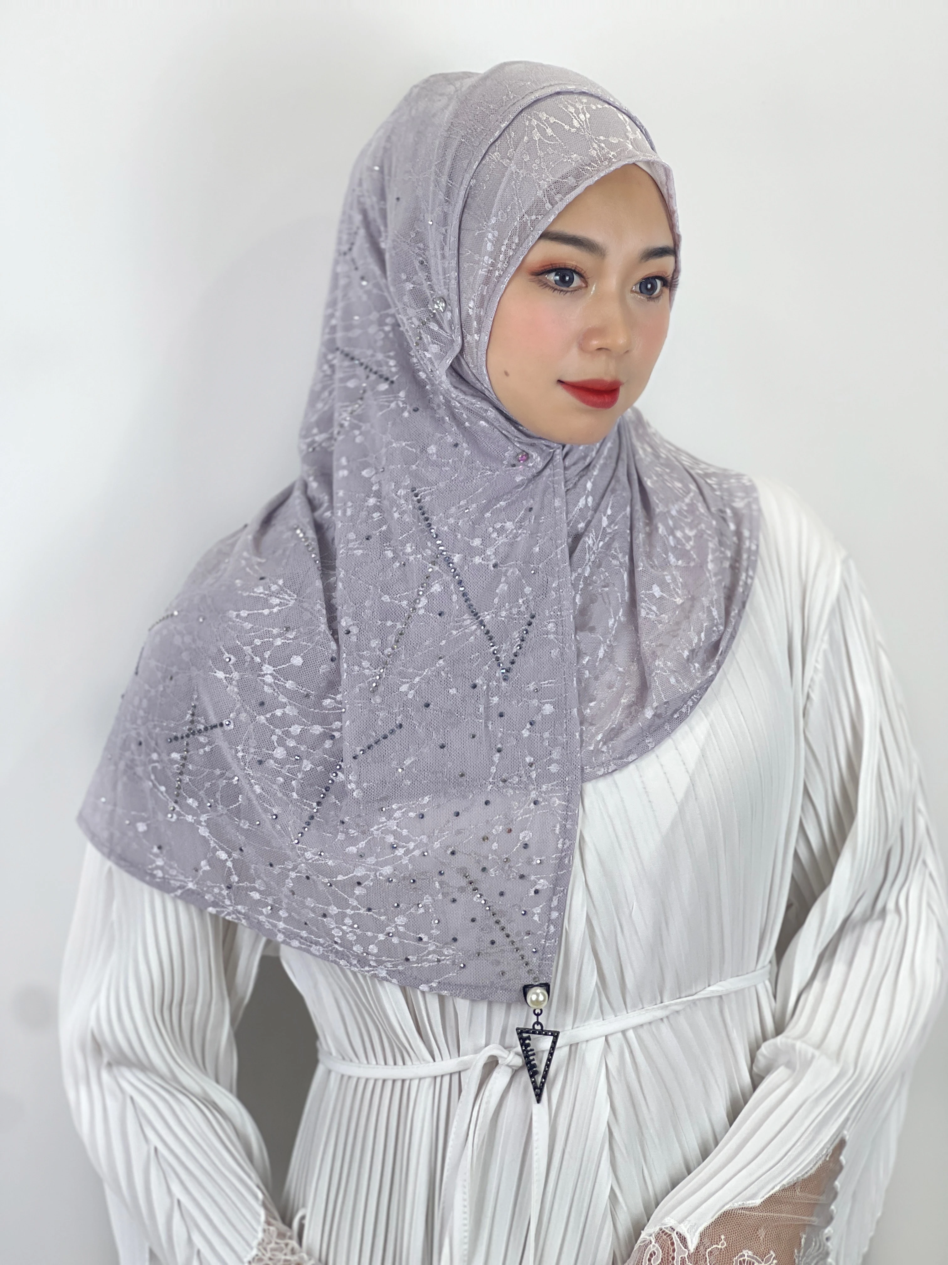 Women\'s Chiffon Veil  Hot Diamond Monochrome Embroidery Silver Silk Pattern  Long Scarf Muslim Pullover Scarf Temperament