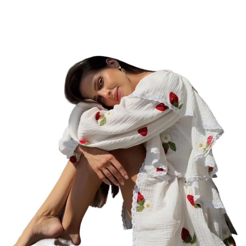 

Fashion Cotton and Linen Wind Lotus Leaf Edge Strawberry Printed Short Skirt Set Loungewear European and American New Products