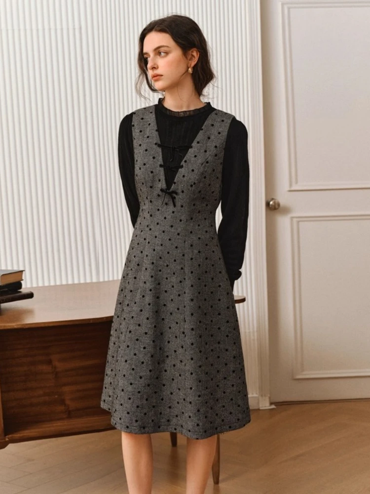 

OLrain Women's French Elegant Dress V-neck Sleeveless Mini Dresses 2025 Autumn Commute X-line Dot Dress Lady Clothes O57QL001220