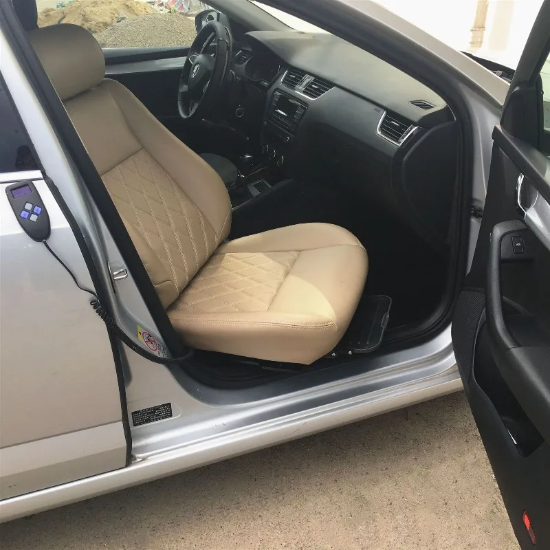 The passenger seat is modified with a rotating seat to facilitate the elderly to get on and off the wheelchair