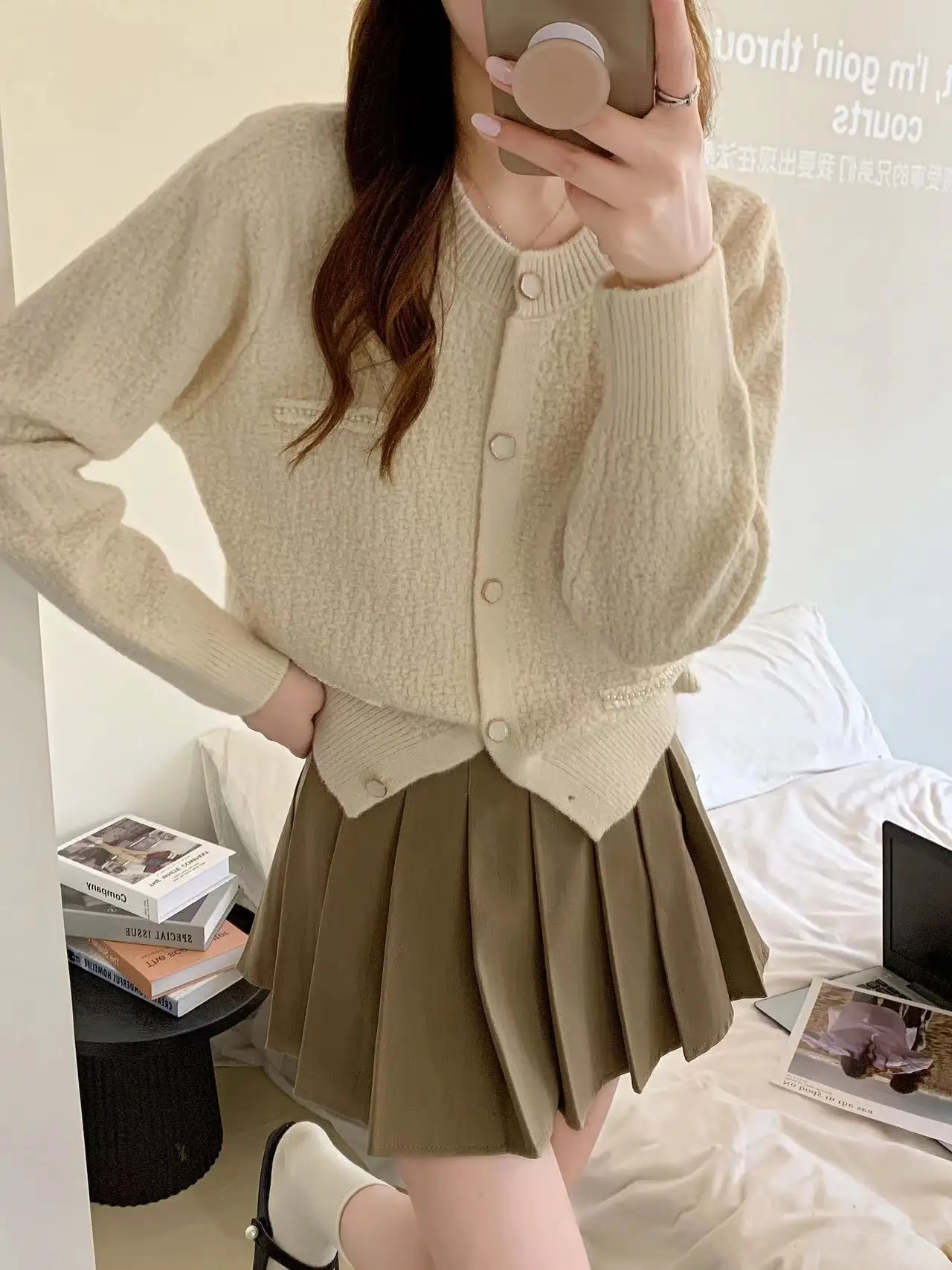 

Chic Round Neck Knitted Cardigan for Women Button Down Fuzzy Plush Sweet Girl Pearl Decoration Candy Color Ribbed Sweater Coat