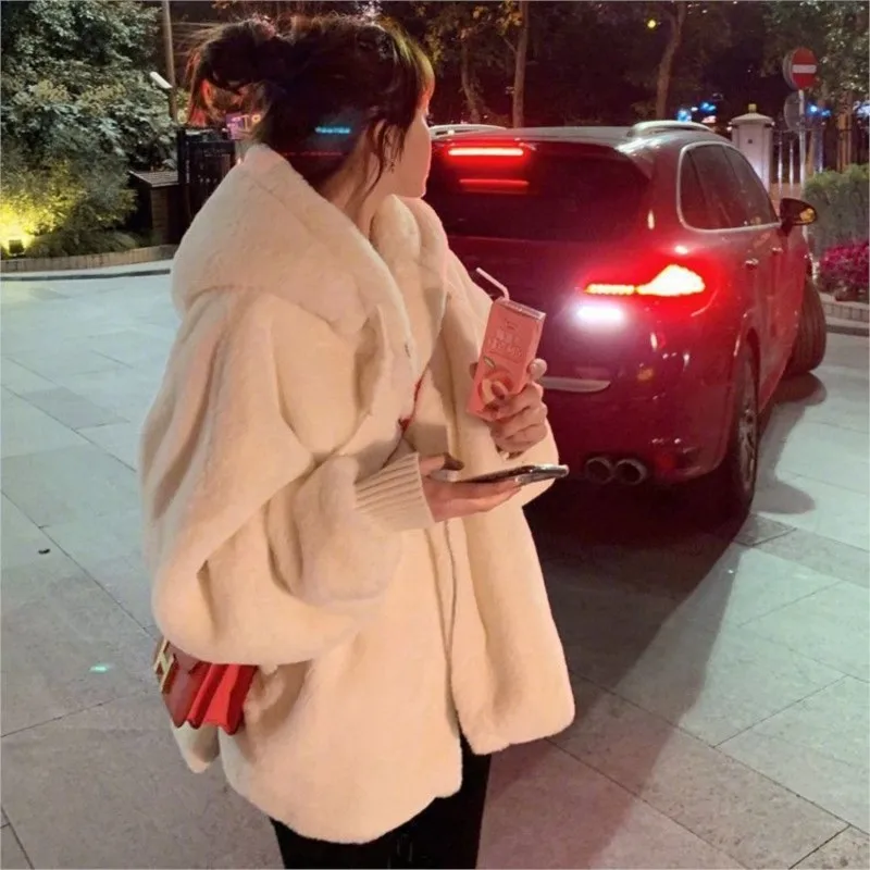 Women's light mid-length fur hooded loose coat with mixed and fleece