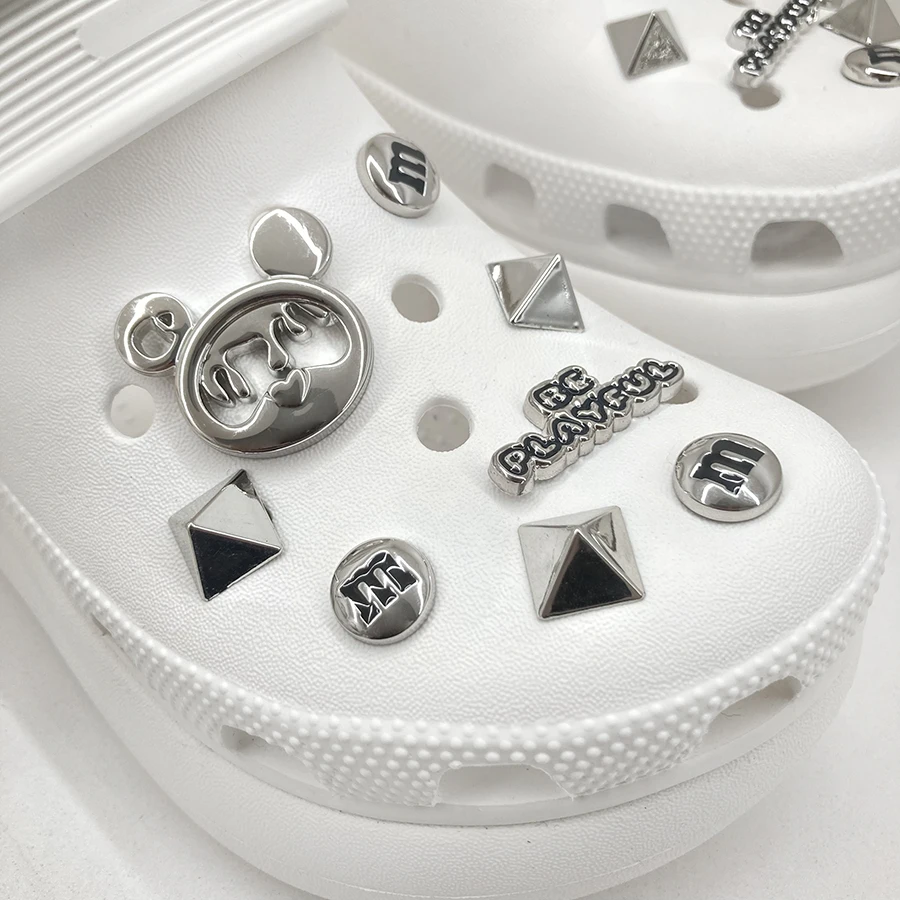 

16pcs Mouse And M Silvery Rivet Charms Pins Detachable Shoe Decoration Suitable For CROCS Clogs