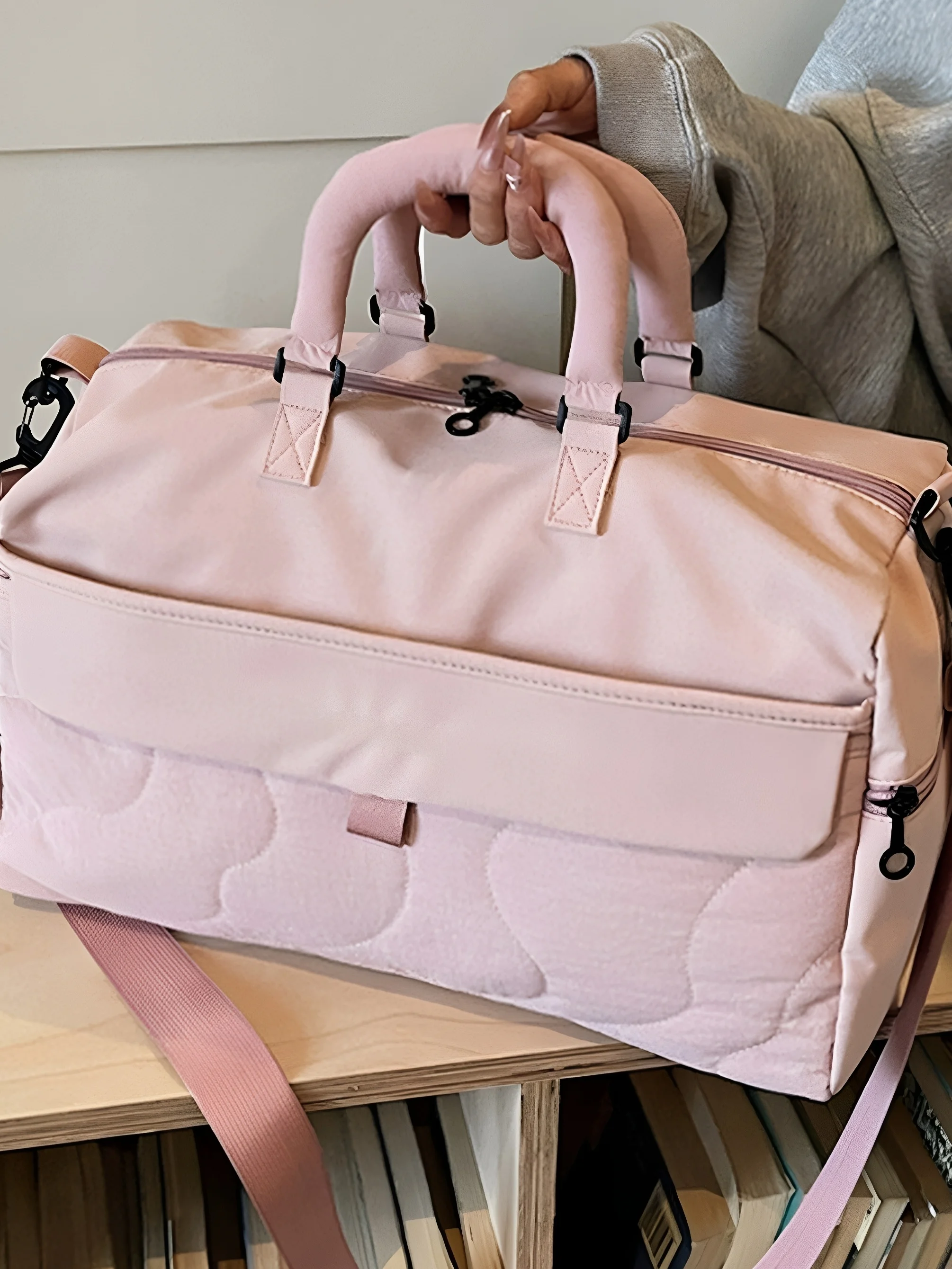 large-capacity-portable-sports-travel-bag-fitness-bag-swimming-handbag-short-trip-carry-on-bag-fashionable-oxford-cloth-bag