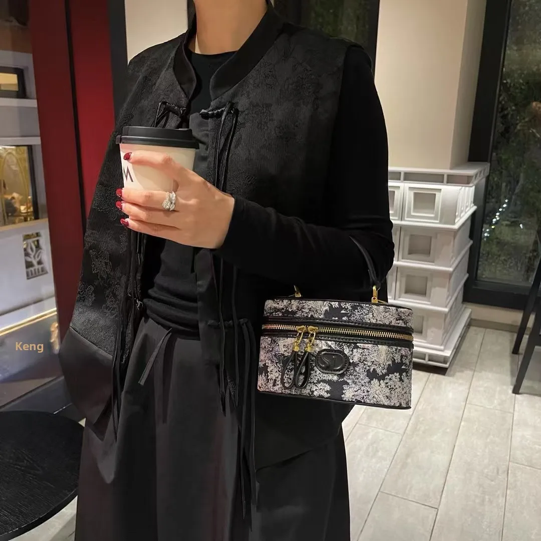 

Elegant Leather Handbag Women's Crossbody Square Bag Spring 2025 Fashion Trend Shoulder Bag Single Strap Youth Daily Use