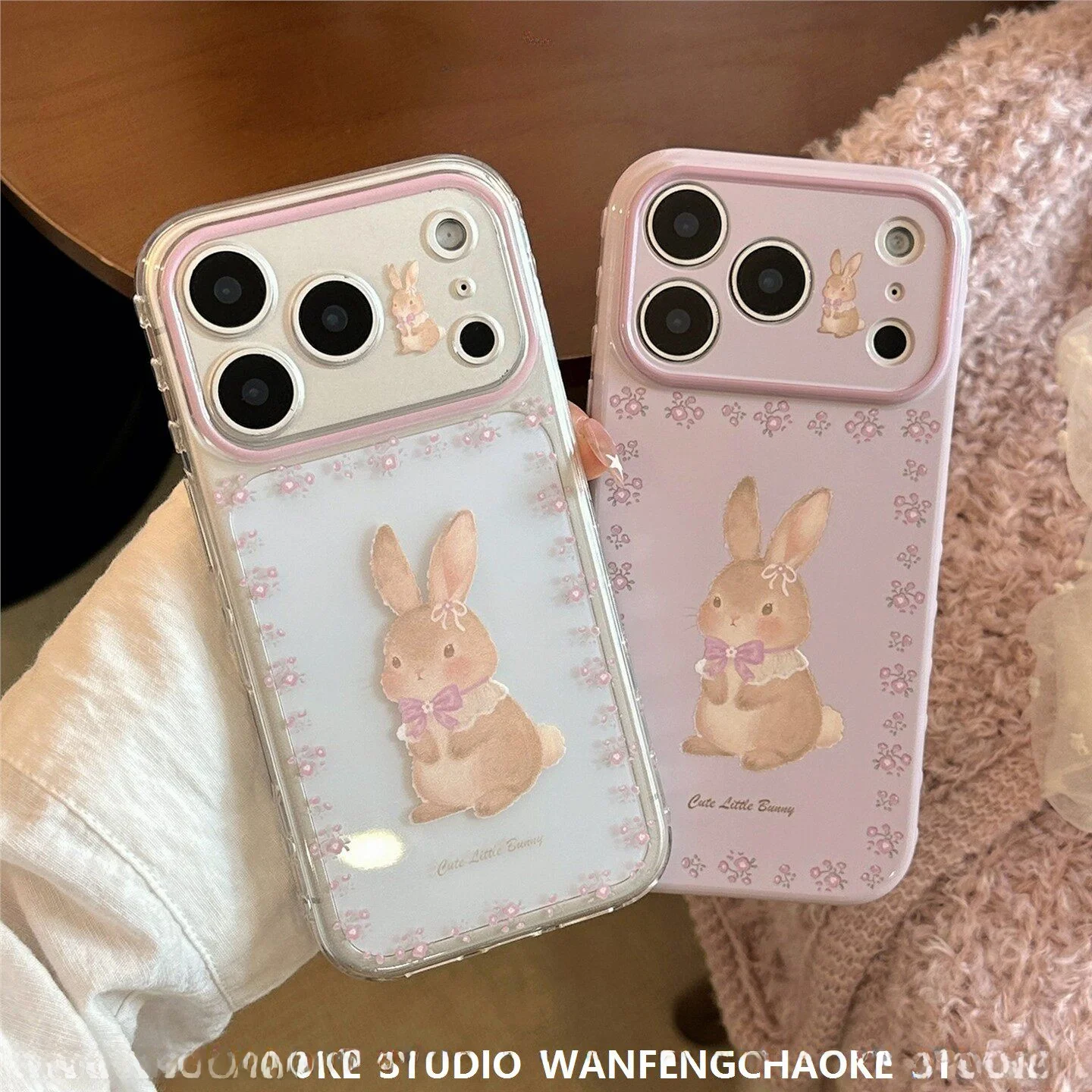 capa-de-celular-17-com-desenho-de-coelho-floral-roxo-pastel-design-universal-suave-e-delicado-para-modelos-iphone-16-p