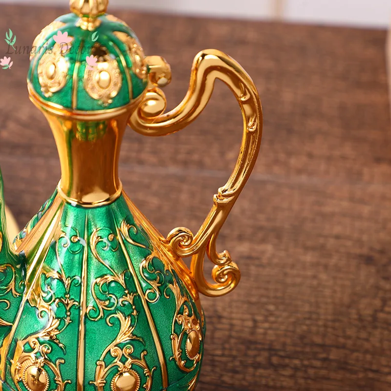 Exquisite Metal Antique Vintage Wine Set Household Light Luxury Wine Jug Wine Glass For Home Daily Use Party Gatherings