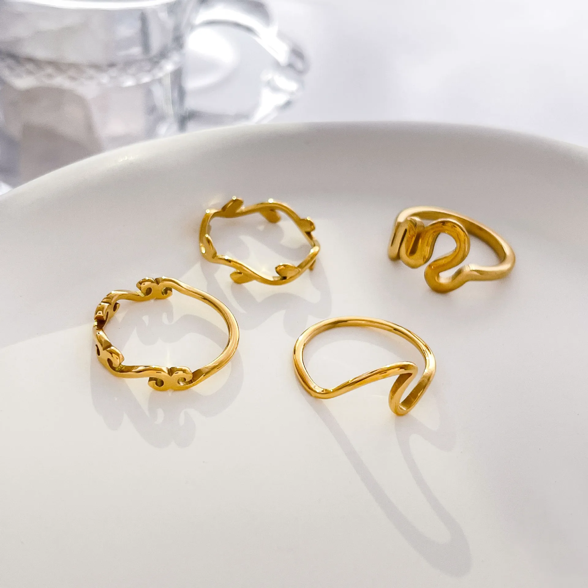 Кольцо женское из нержавеющей стали, милое винтажное Изогнутое Кольцо с абстрактным морским дном и облаком из 18-каратного золота, модные ювелирные украшения Кольцо женское из нержавеющей стали, милое винтажное Изогнутое Кольцо с абстрактным морским дном и облаком из 18-каратного золота, модные ювелирные украшения