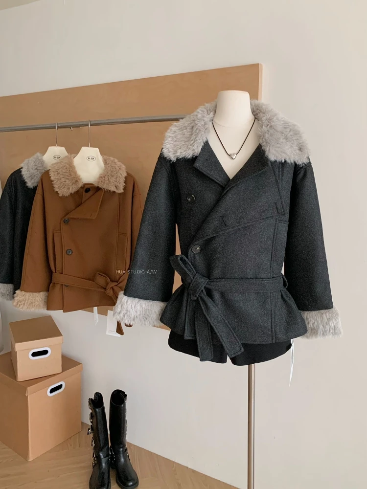 معطف صوف دافئ أنيق عتيق للنساء معطف شتوي فضفاض بحزام سميك مع ياقة من الفرو الصناعي ملابس خارجية دافئة أنيقة على الطراز القديم