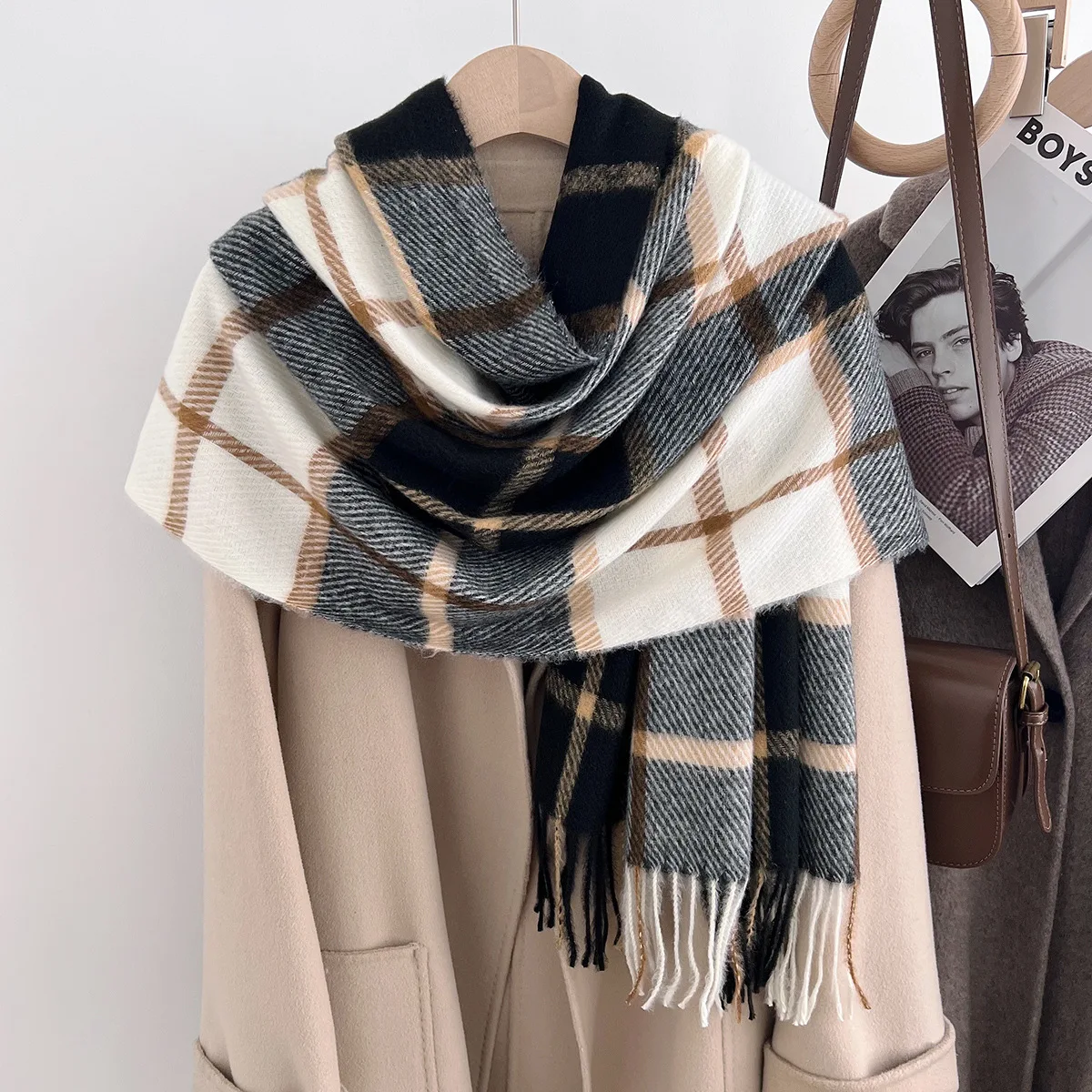

Japanese plaid faux cashmere scarf autumn and winter Korean new ins style retro winter warm versatile shawl neck scarf